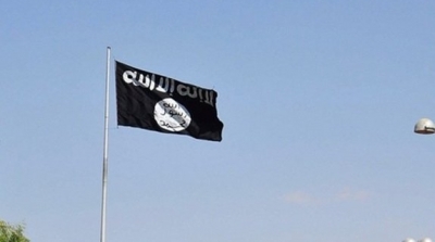 مجهولون يضعون علم ''داعش'' مكان الراية الوطنية فوق مستوصف بالقصرين