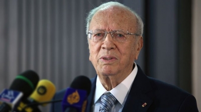 السبسي : الوضع في ليبيا يشكل خطورة على تونس