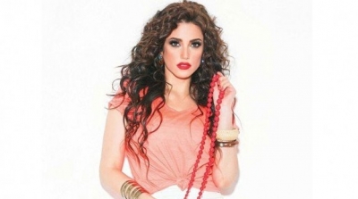وفاة والد الفنانة درة زروق 