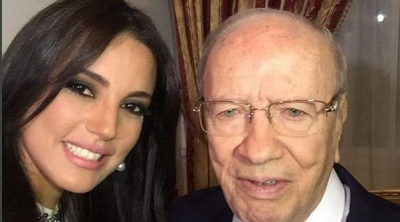 صور : الممثلات التونسيات يلتقطن صور سيلفي مع الباجي قايد السبسي 