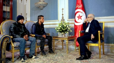 بالفيديو : رئيس الجمهورية يلتقي عائلة الشهيد مبروك السلطاني