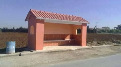 بالصور : مواطنون يقومون بتهيئة محطة حافلات في المهدية 