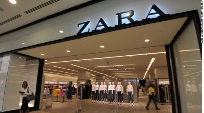  طرد موظفين منعوا محجبة من دخول محل ''زارا'' في باريس