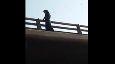 فتاة تلقي بنفسها من جسر الجمهورية وسط العاصمة 