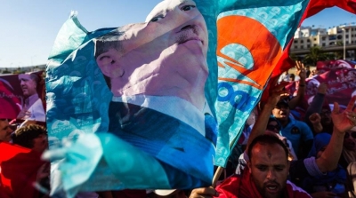 انصار حركة النهضة يتظهارون امام سفارة تركيا 