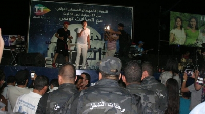 مهرجان المنستير : أمني يستغل نفوذه لإدخال أقربائه لحفل سعد المجرد