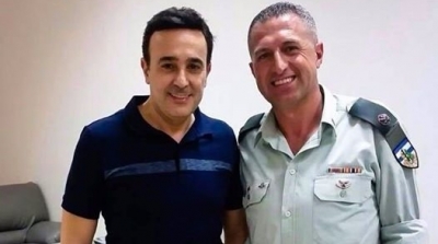  صابر الرباعي في ضيافة أحد ضباط جيش الاحتلال الإسرائيلي