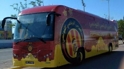 الهادي الجيلاني يهدي حافلة للترجي الرياضي 