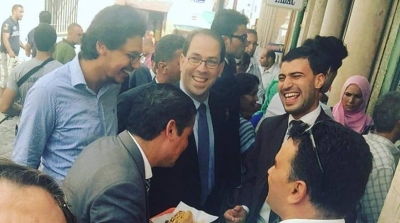 يوسف الشاهد يتناول ''الكفتاجي'' وسط المدينة العتيقة 