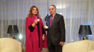 شرطة الموضة : انصاف اليحياوي تتألق في الالوان الجريئة  
