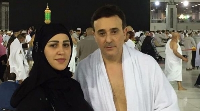 صابر الرباعي يؤدي مناسك العمرة رفقة زوجته