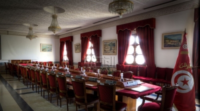 أحد مستشاري رئيس الحكومة يتعرض الى تهديدات من شخصيات سياسية نافذة