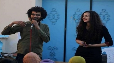 صفاقس: إيقاف مسرحيان بعد العثور على قارورة كحول فارغة في سيارتهما