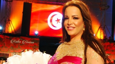 شرطة الموضة : امنة فاخر في فستان غير مناسب 