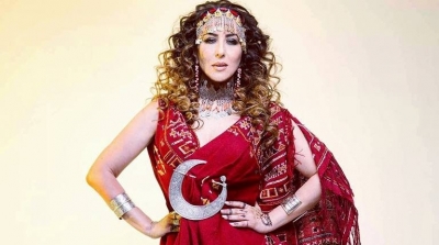 شرطة الموضة : مريم بن حسين تتألق في فستان مستوحى من ''الملية التونسية''