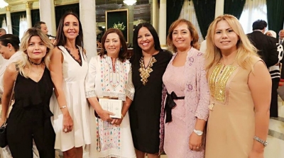 شرطة الموضة : إطلالات مفعمة بالأناقة في عيد المراة 