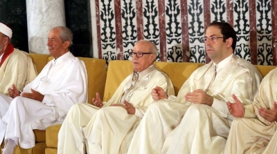 بحضور محمد الناصر و الشاهد: السبسي يؤدي صلاة العيد بجامع مالك بن أنس