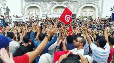 حملة "مانيش مسامح" تنفذ مسيرة ضد قانون المصالحة 