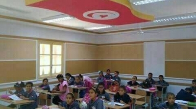 قابس : معلم بمدرسة غنوش يهيء و يزين القسم الذي يدرس فيه من ماله الخاص(صور)