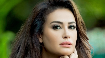 هند صبري تخطيء بين علم تركيا و تونس! 