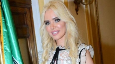 عائشة عثمان تتحصل على جائزة احسن برنامج فني لسنة 2017