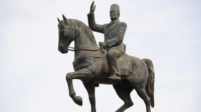 صفاقس : وقفة احتجاجية ضد تركيز نصب تذكاري لبورقيبة