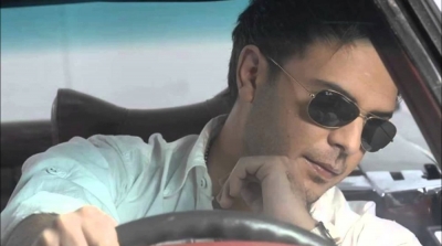 بعد غياب 5 سنوات : احمد الشريف يعود الى الساحة الفنية (فيديو)