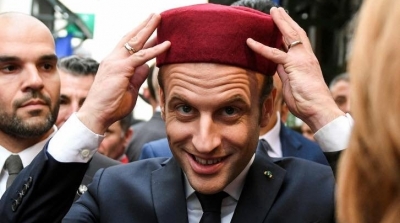 Bain de foule pour  Emmanuel Macron à la Médina de Tunis