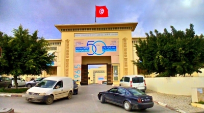 عميد كلية الطب يغادر نحو كندا منذ 8 اشهر و يترك منصبه شاغرا 