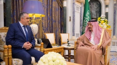 الملك سلمان يلتقي وزير الداخلية لطفي براهم 
