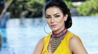 حورية فرغلي خلال جولة في سيدي بوسعيد : تونس بلاد جملية و شعبها راقي و بشوش