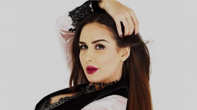 وفاة الفنانة المغربية وئام الدحماني 