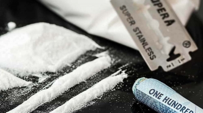 من ضمنها ابن رجل اعمال معروف : الاطاحة بشبكة لترويج الكوكايين في الملاهي الليلية بقمرت و المرسى