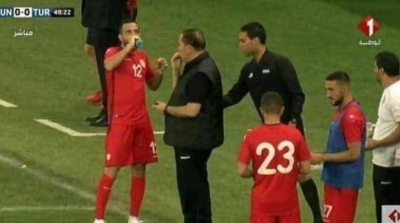 حارس المنتخب معز حسان  يتعمد الاصابة ليفطر زملاءه
