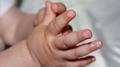 القيروان : وفاة طفل العامين بعد تناوله نبتة مخدرة 