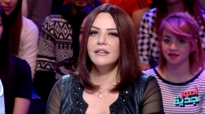 بية الزردي تبكي خلال احتفالها بعيد ميلاد زوجة شقيقها (فيديو)