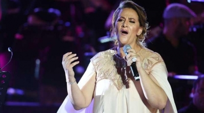 سقوط أمينة فاخت على ركح مسرح جربة (فيديو)