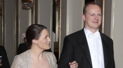 وزير المواصلات النرويجي يستقيل من اجل زوجته 