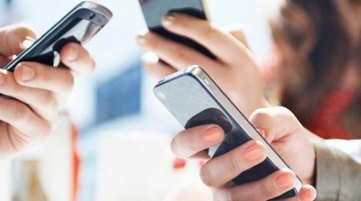 فرنسا : منع الهواتف الجوالة في المدارس