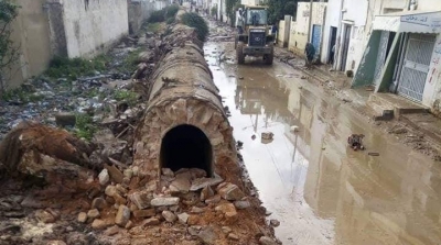 المحمدية : مواطنون يحطمون جزءً من الحنايا بحي عامر 
