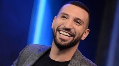 نضال السعدي يتحول الى منزل معجبة تمنت ان تلتقط صور معه (صور)