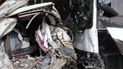 زغوان: 3 وفيات و7 جرحى في حادث اصطدام شاحنة بحافلة (صور)