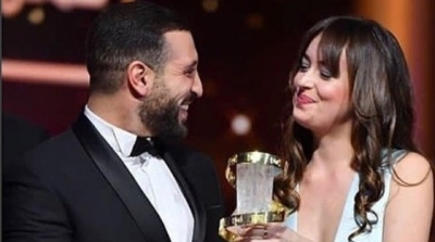 نضال السعدي يفوز بجائزة افضل ممثل في مهرجان الفيلم بمراكش (صور)