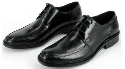 صفاقس تسعى الى دخول موسوعة ''غينيس'' للأرقام القياسية بأكبر حذاء في العالم 