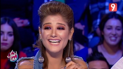 إيناس علي تغادر برنامج اضحك معنا بسبب منال عمارة 