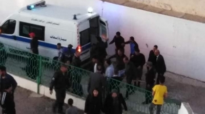 القيروان : إصابات في صفوف جماهير الشبيبة بعد إنهيار جدار قاعة عزيز ميلاد