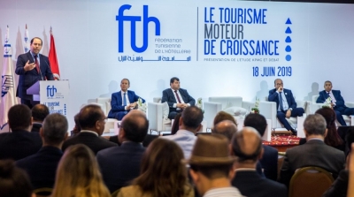 Chahed appelle à développer la loi du Travail dans le secteur du tourisme
