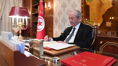 Mohamed Ennaceur signe le décret appelant le corps électoral au vote à l'élection présidentielle