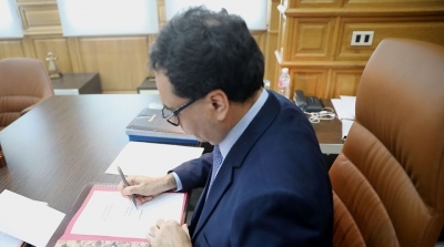 وزير الشؤون الثقافية يمضي ملف ترشيح جزيرة جربة على قائمة التراث العالمي