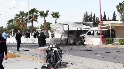 إرهابي يفجر نفسه أمام السفارة الأمريكية في البحيرة 